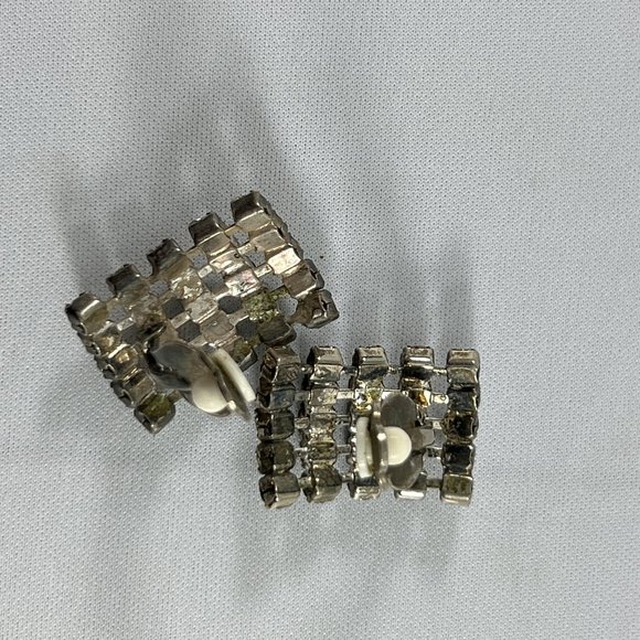 Vintage Silver Tone Rhinestones Sparkle Clip On Earrings Rectangle Shape - Picture 3 of 4